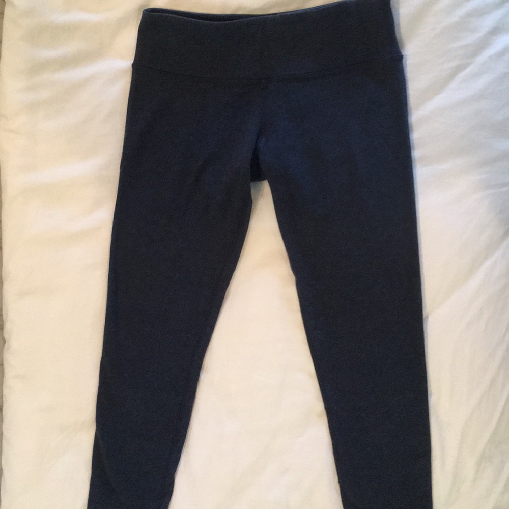 Lululemon wonder under Capri leggings